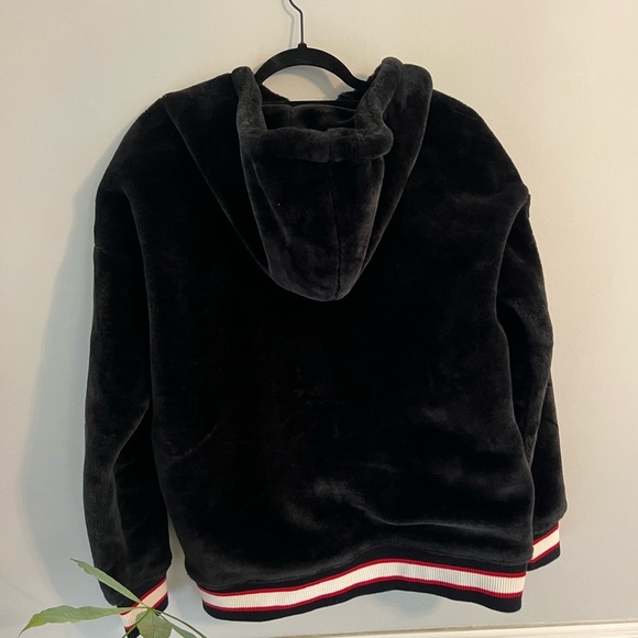 UGG Women’s Kailani Sherpa Hoodie, jacket Black, Small - Picture 3 of 5